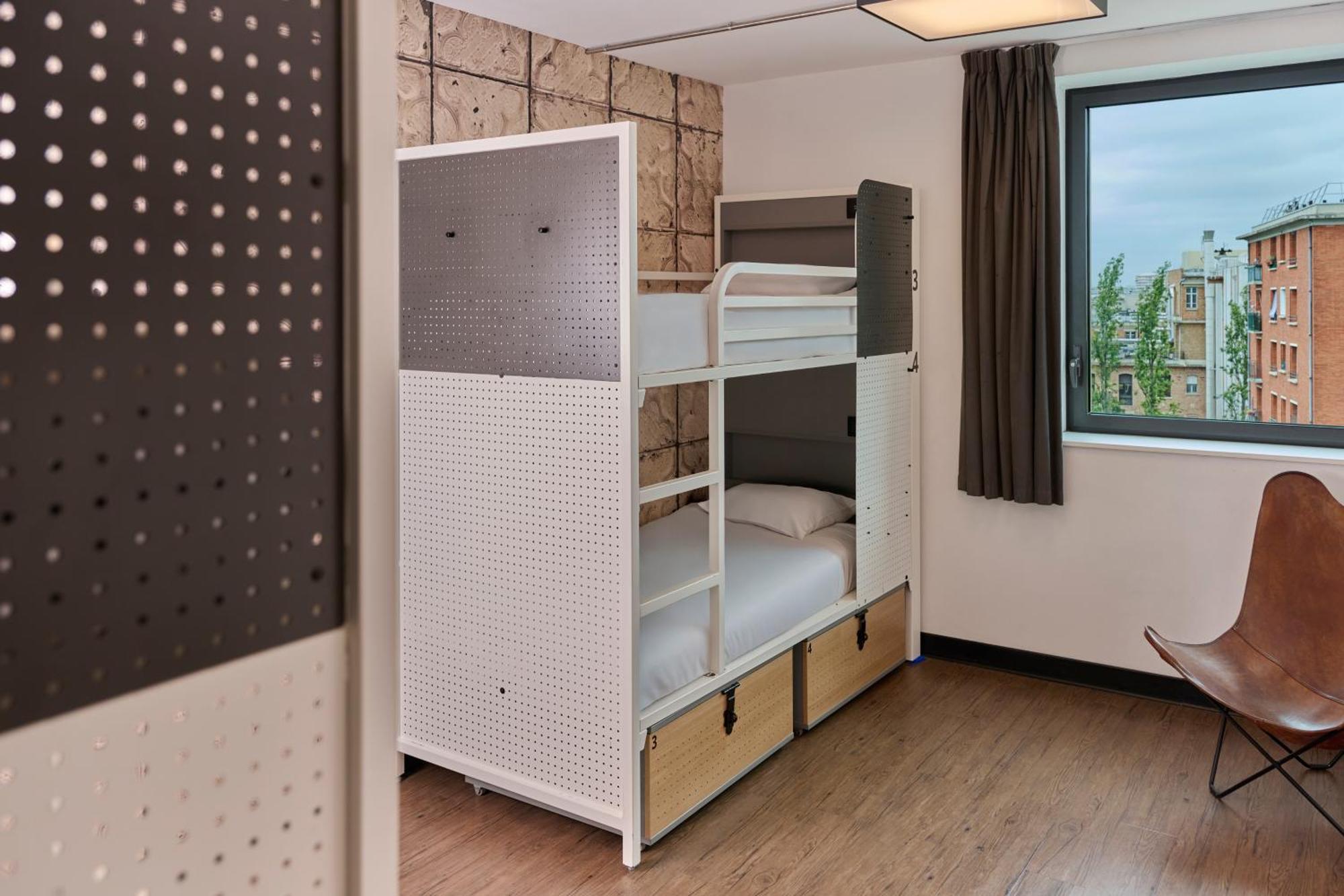 Generator Ostello Parigi