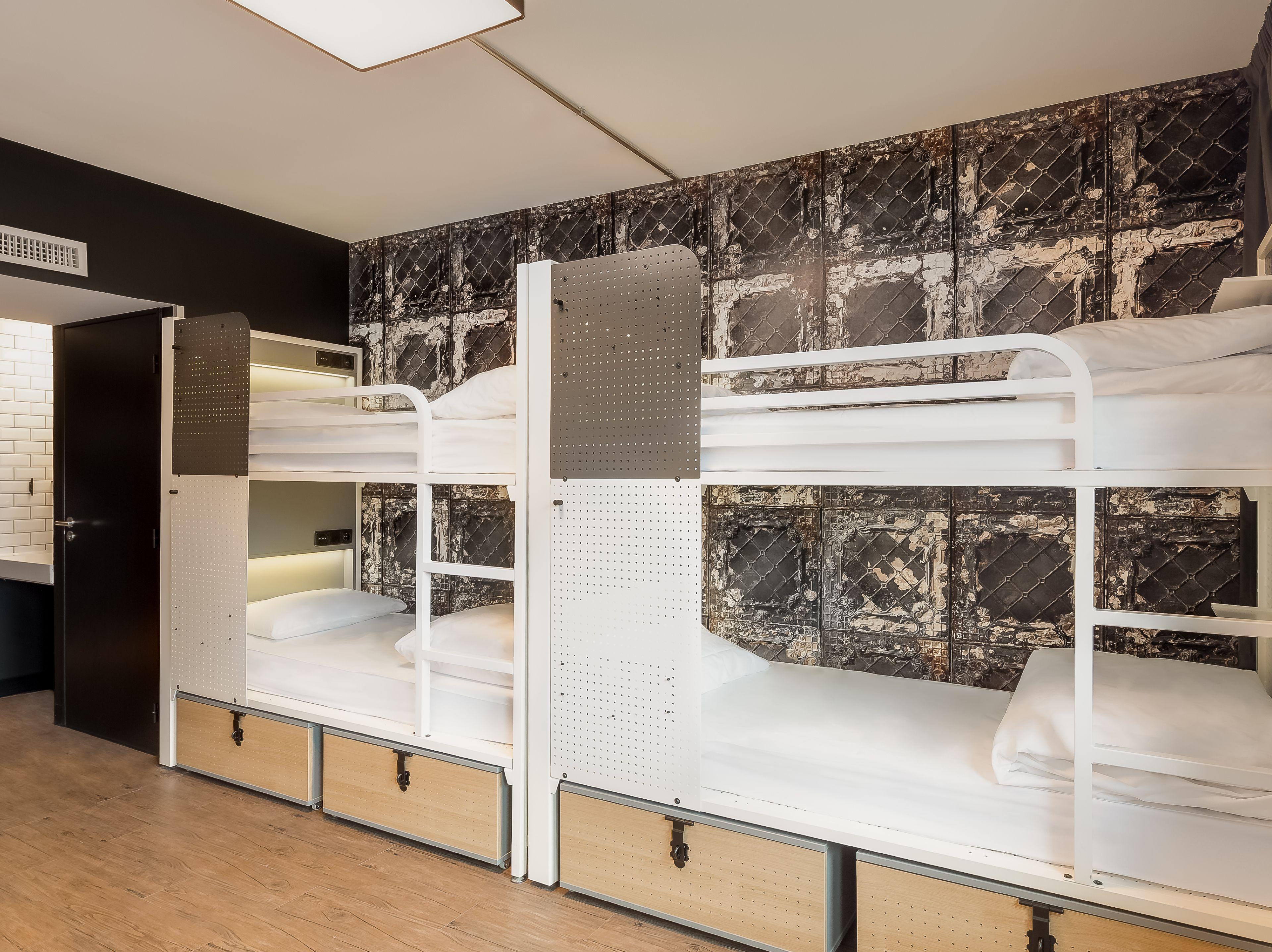 Generator Ostello Parigi